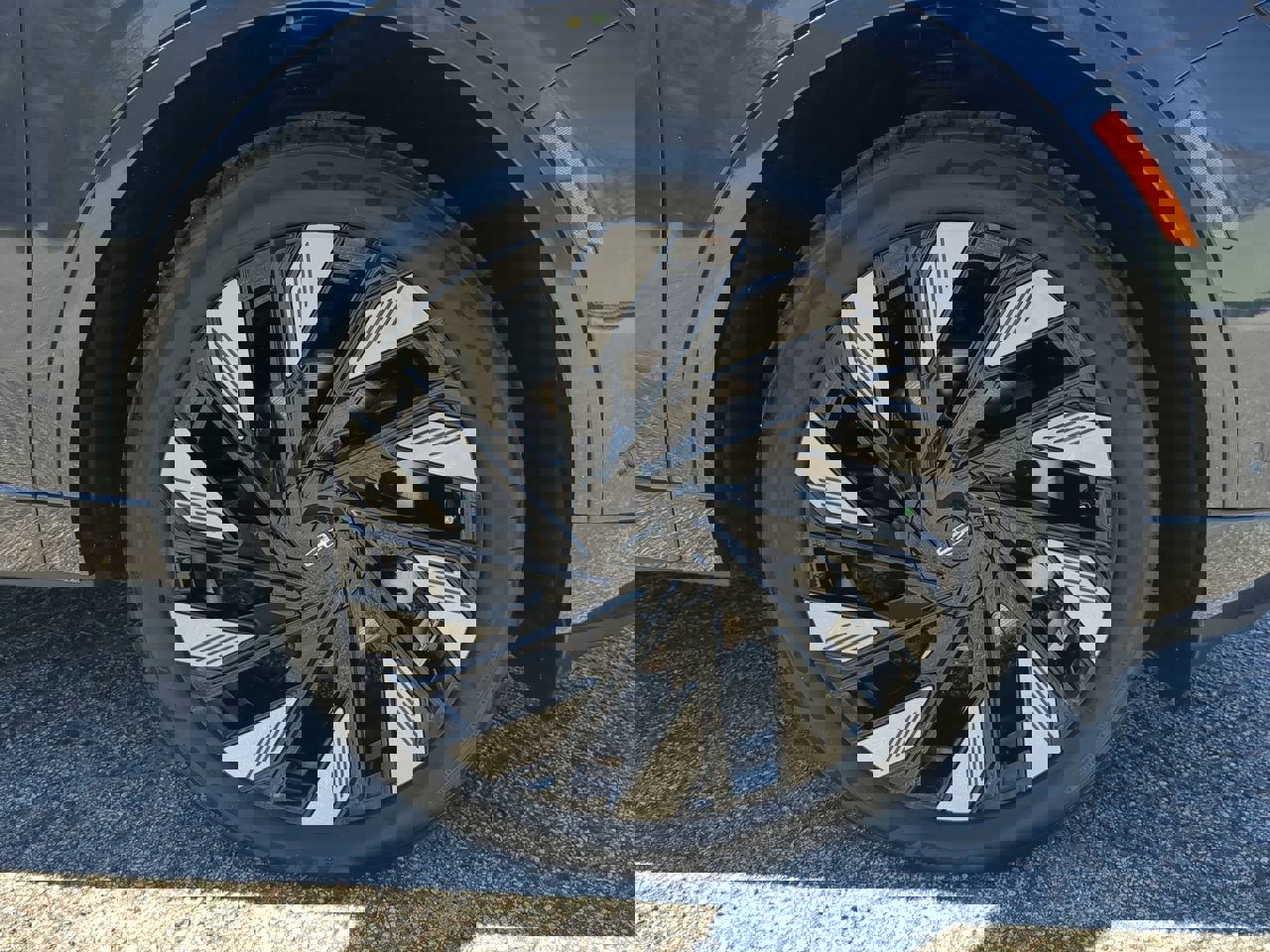 Used 2024 Lincoln Nautilus Black Label w/ Jet Appearance Package (87T) image 9