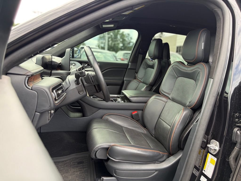 Used 2025 Lincoln Aviator Black Label w/ Jet Appearance Package AWD/4WD image 24