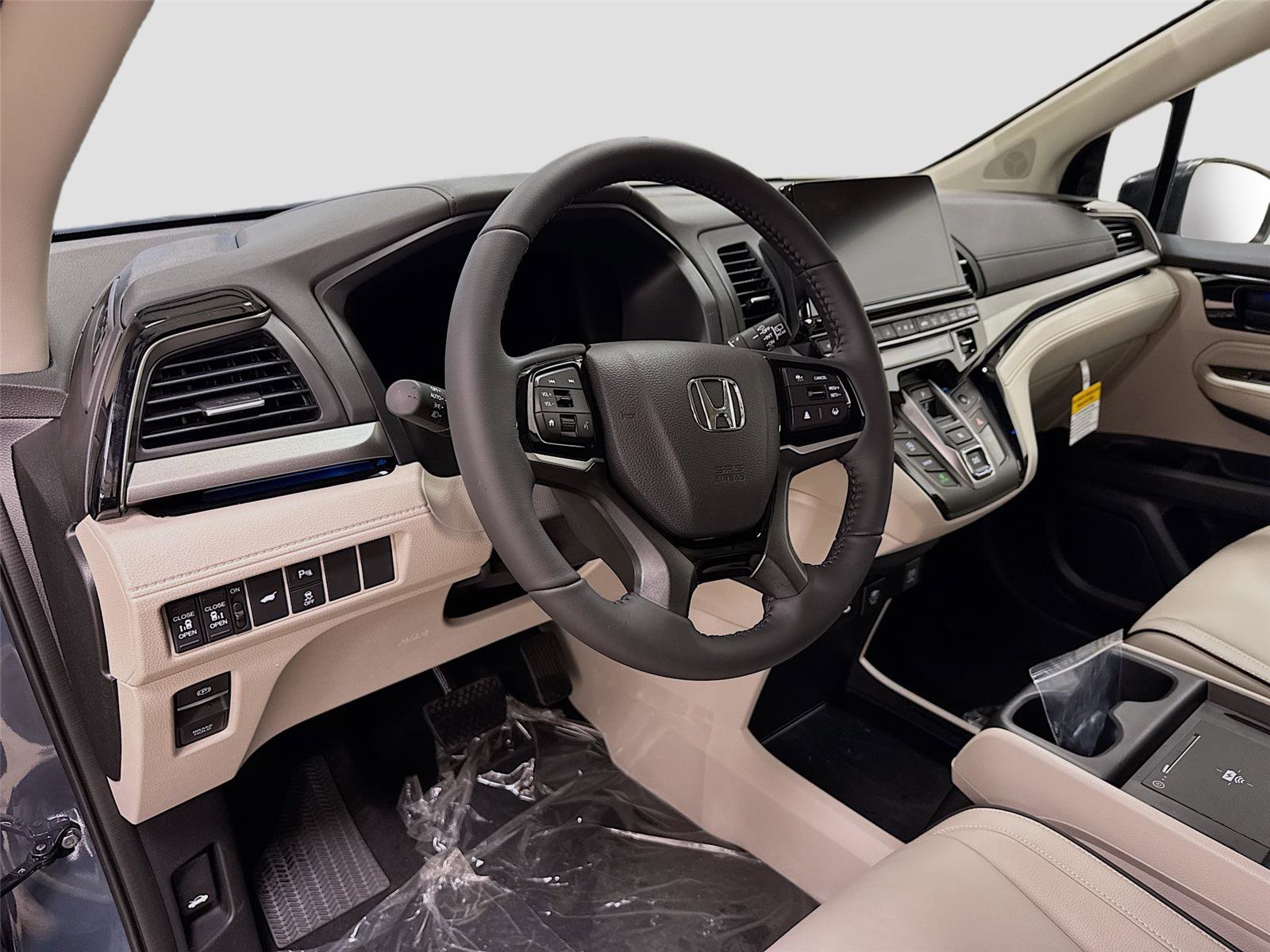 New 2026 Honda Odyssey Touring image 9