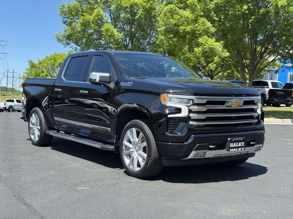 Used 2022 Chevrolet Silverado 1500 High Country w/ High Country Premium Package AWD/4WD image 2