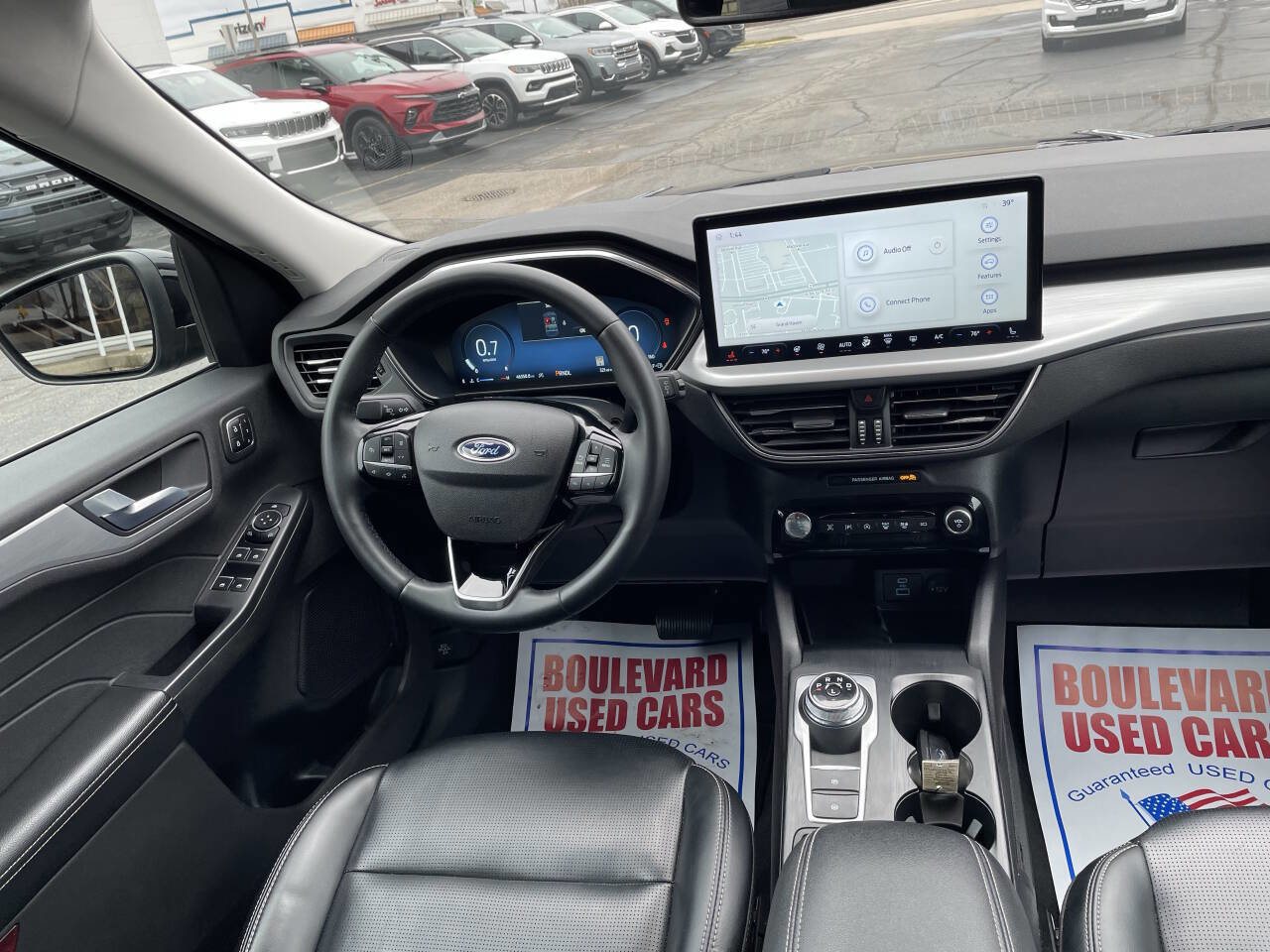 Used 2023 Ford Escape Platinum image 3