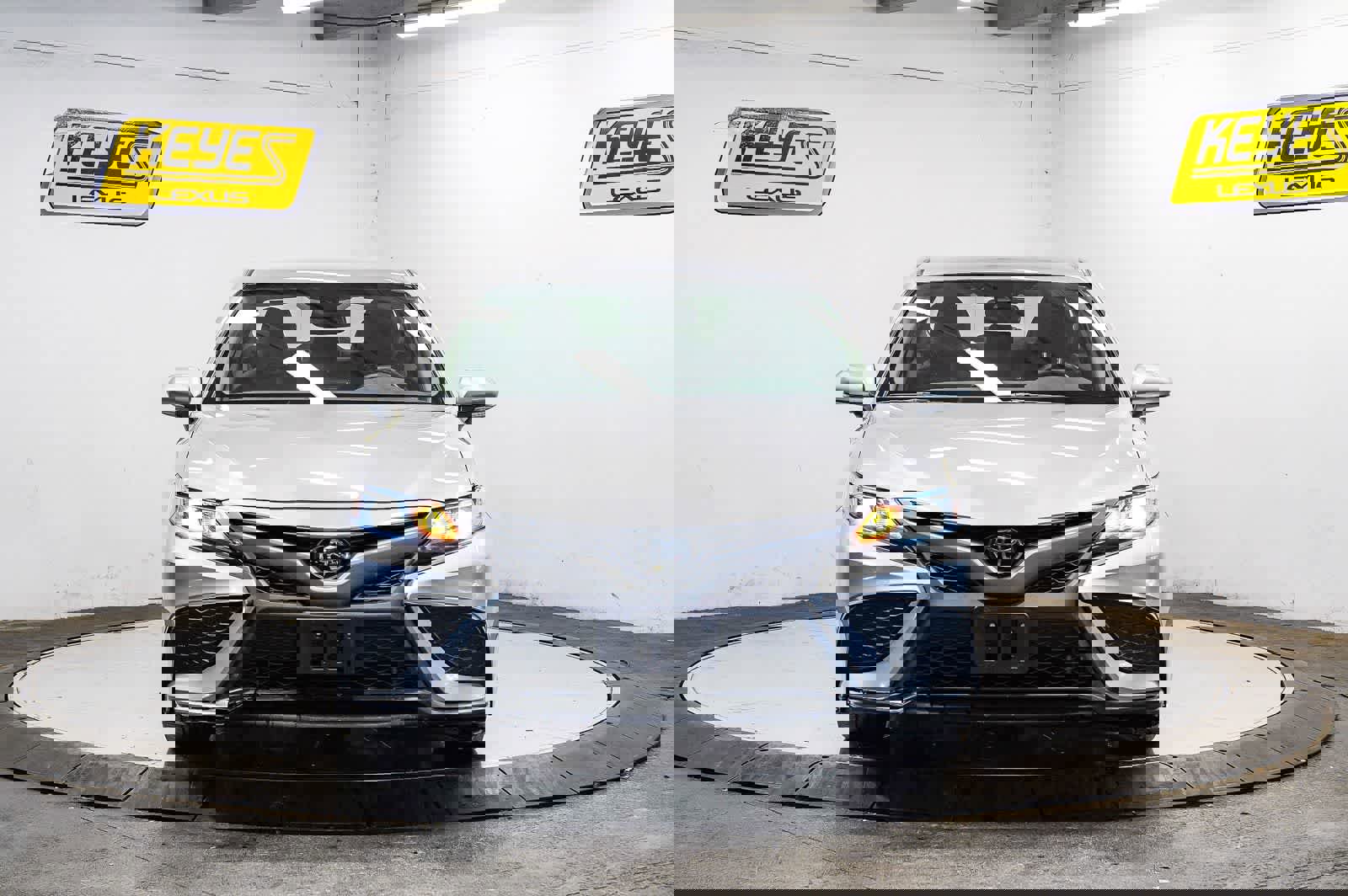 Used 2023 Toyota Camry SE w/ Convenience Package FWD image 6