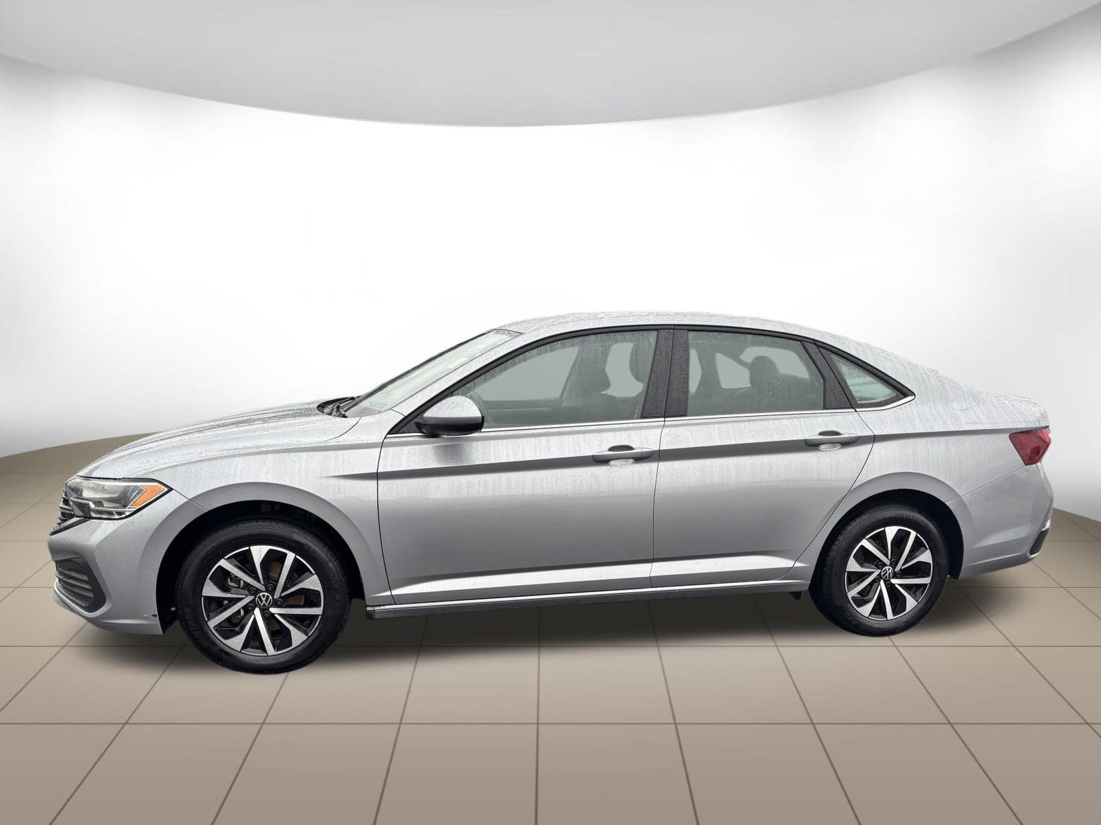 Used 2024 Volkswagen Jetta S image 4