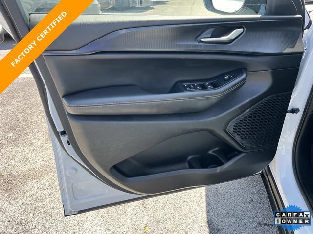 Used 2024 Jeep Grand Cherokee L Altitude AWD/4WD image 24