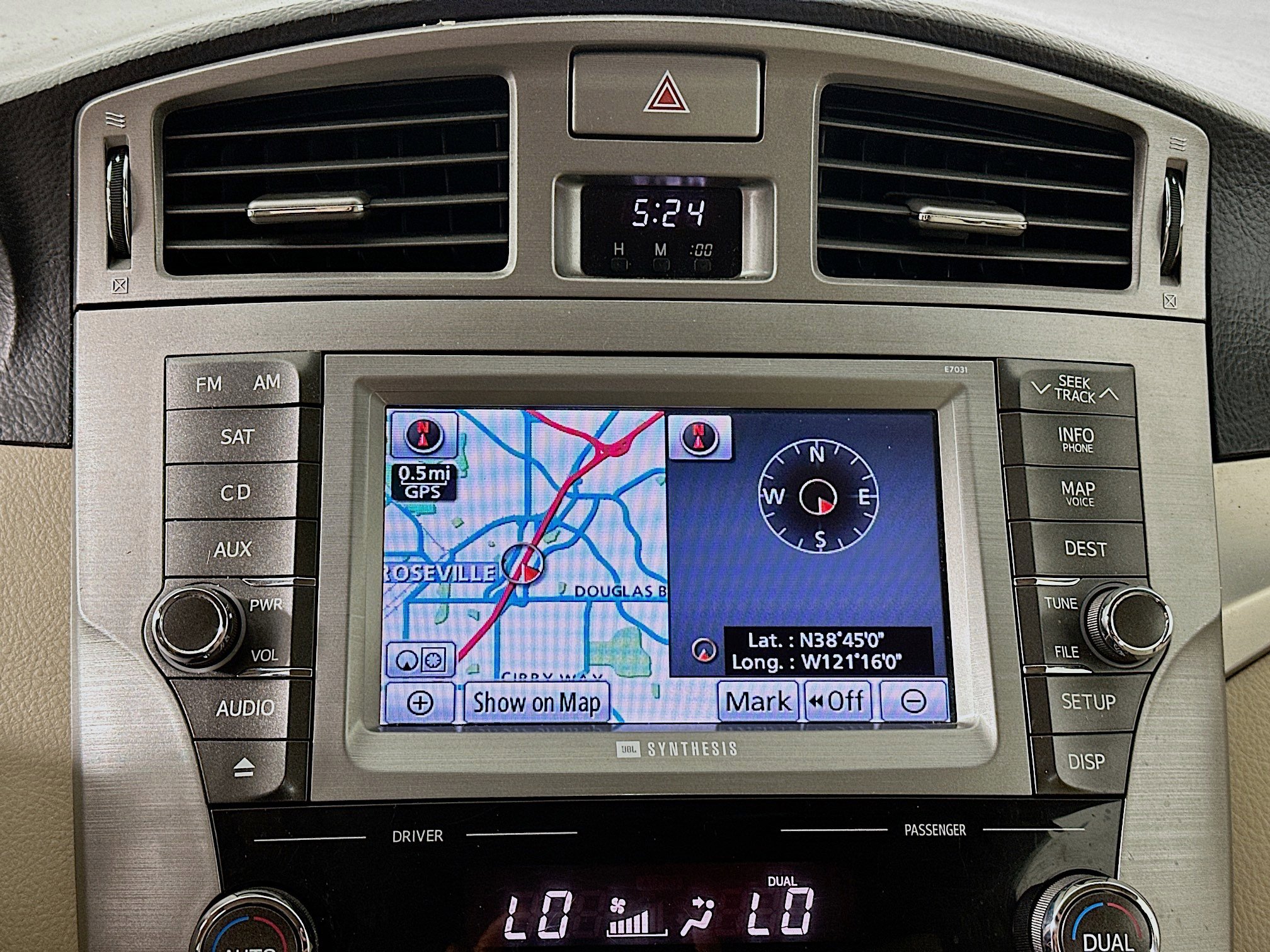 Used 2012 Toyota Avalon Limited image 21