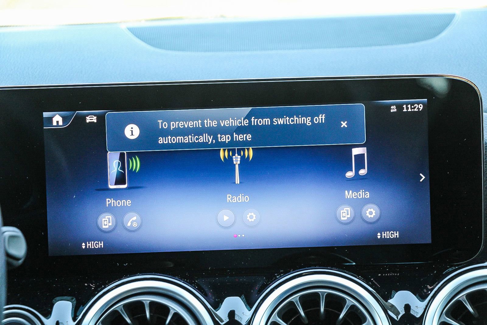 Certified 2025 Mercedes-Benz GLA 250 4MATIC image 15