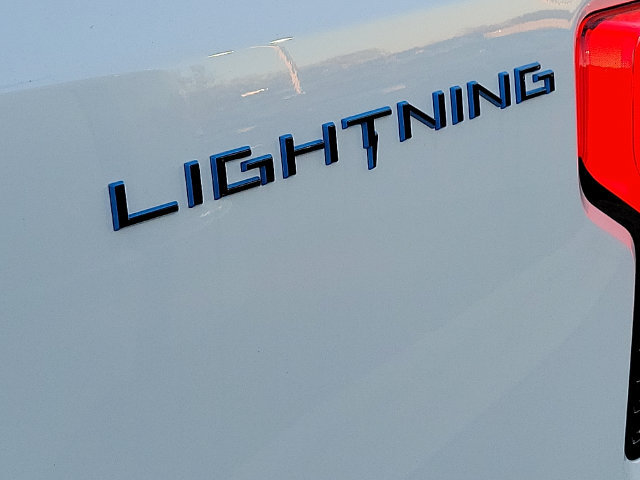 New 2023 Ford F150 Lightning 4x4 SuperCrew image 11