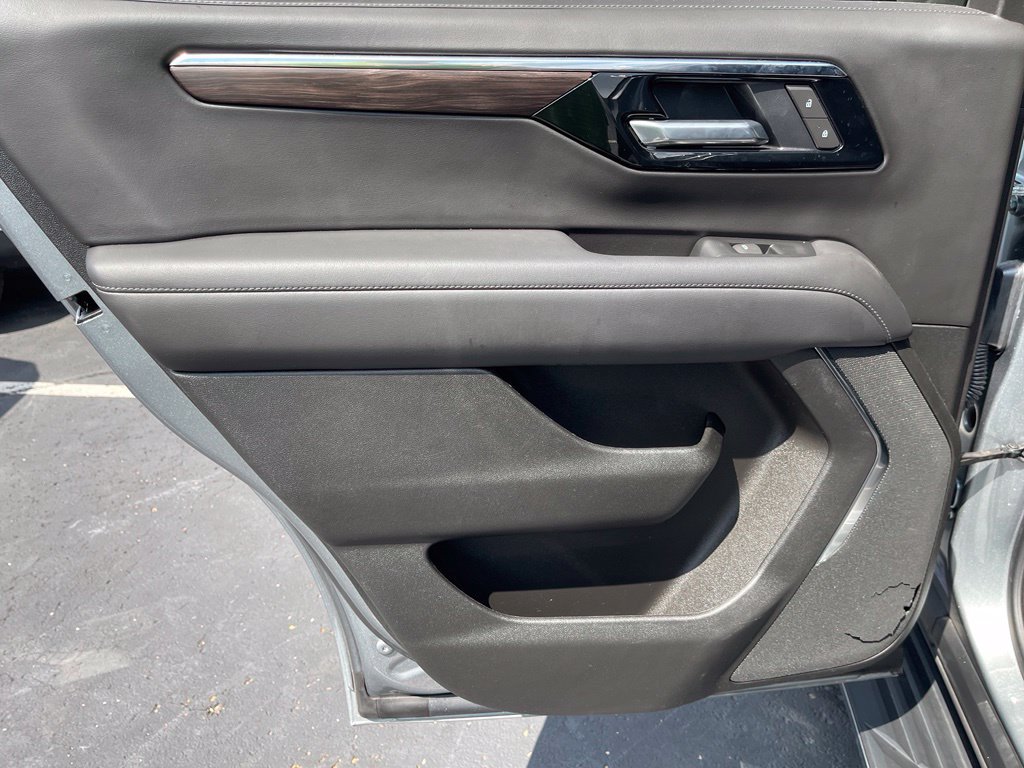Used 2025 Chevrolet Tahoe LT AWD/4WD image 19