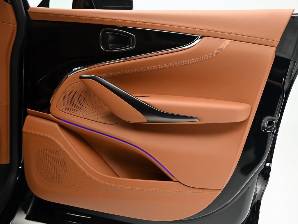 New 2026 Aston Martin DBX 707 image 27