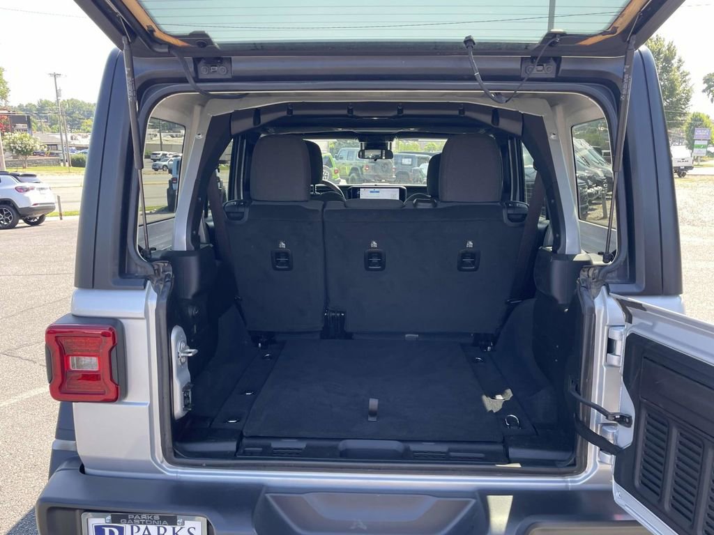 Certified 2024 Jeep Wrangler Unlimited Rubicon image 39