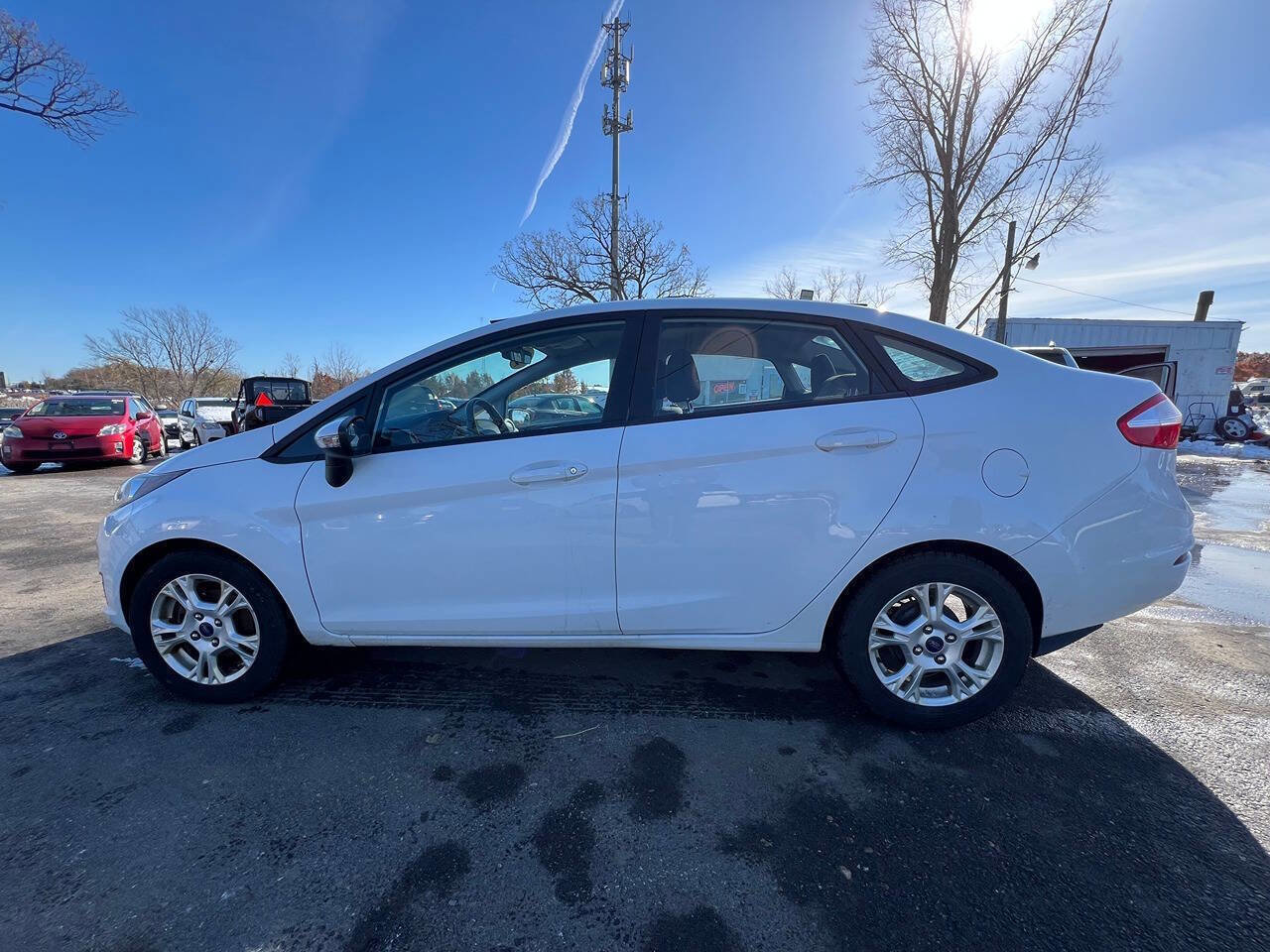 Used 2016 Ford Fiesta SE FWD image 9