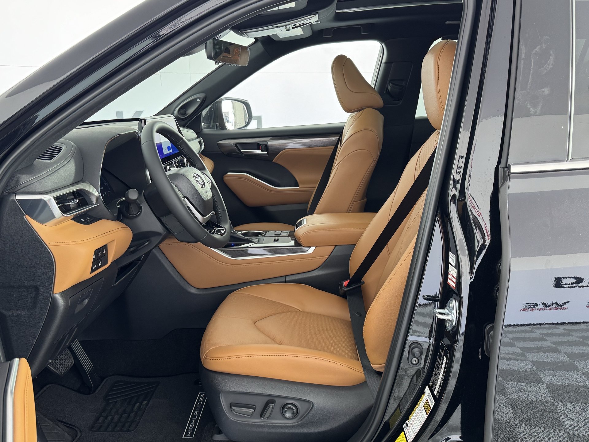New 2026 Toyota Highlander Platinum AWD/4WD image 5