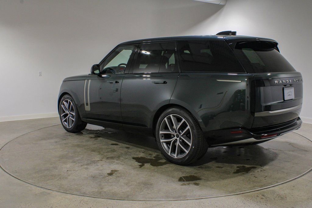 New 2026 Land Rover Range Rover SE image 3