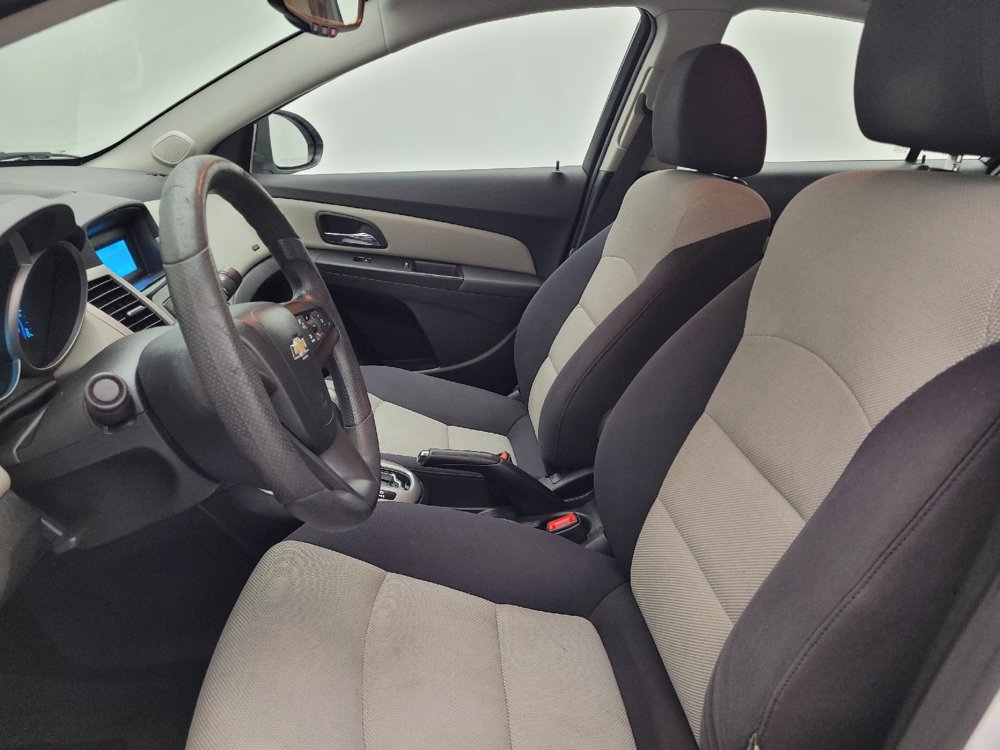 Used 2015 Chevrolet Cruze LS FWD image 17