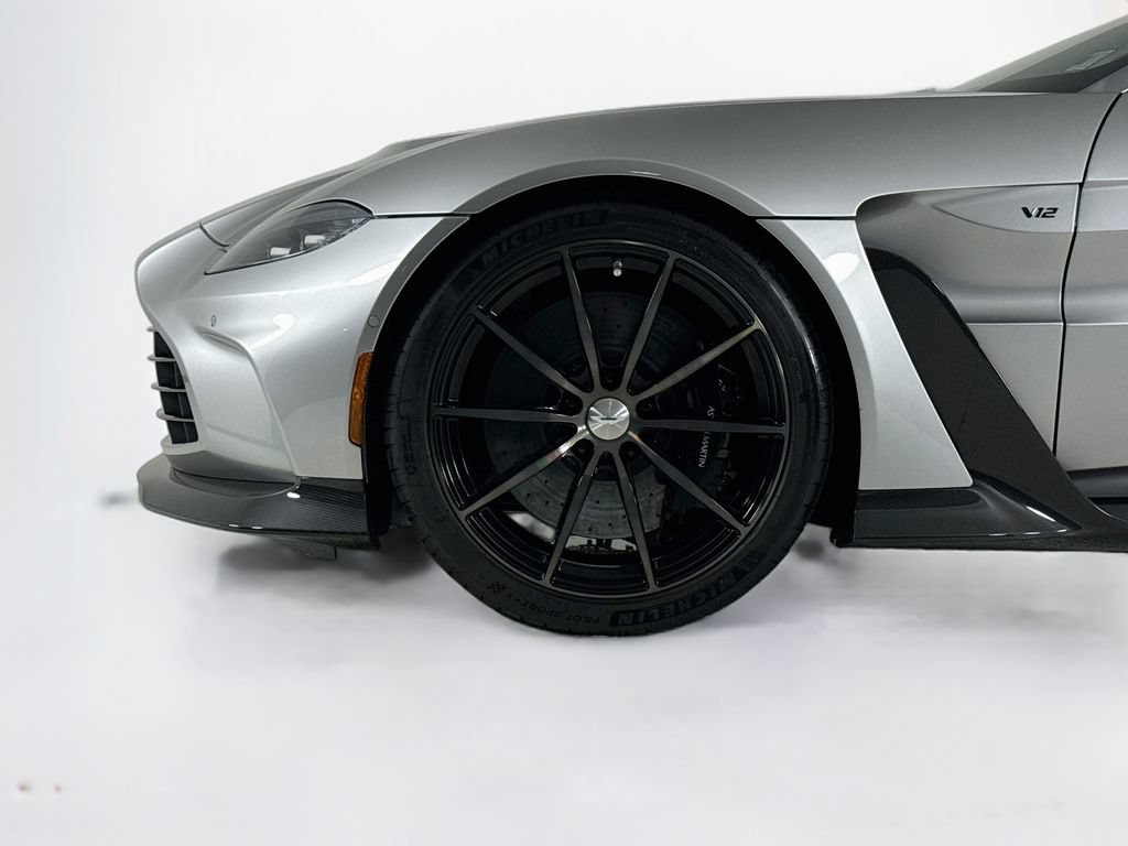 Used 2023 Aston Martin V12 Vantage Roadster RWD image 29