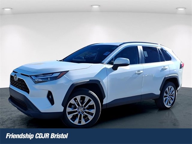 Used 2022 Toyota RAV4 XLE Premium image 1