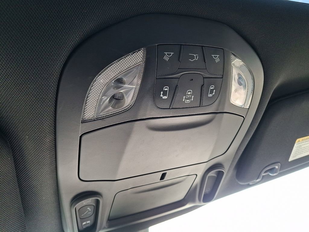 Used 2020 Chrysler Pacifica Limited w/ Advanced Safetytec Group FWD image 28
