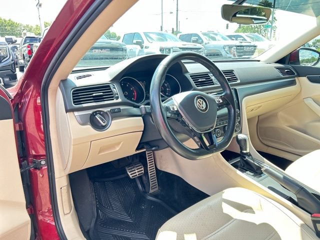 Used 2017 Volkswagen Passat 1.8T R-Line FWD image 25