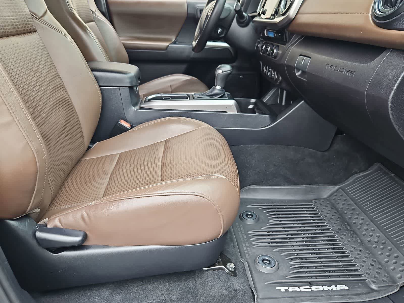 Used 2018 Toyota Tacoma Limited AWD/4WD image 22