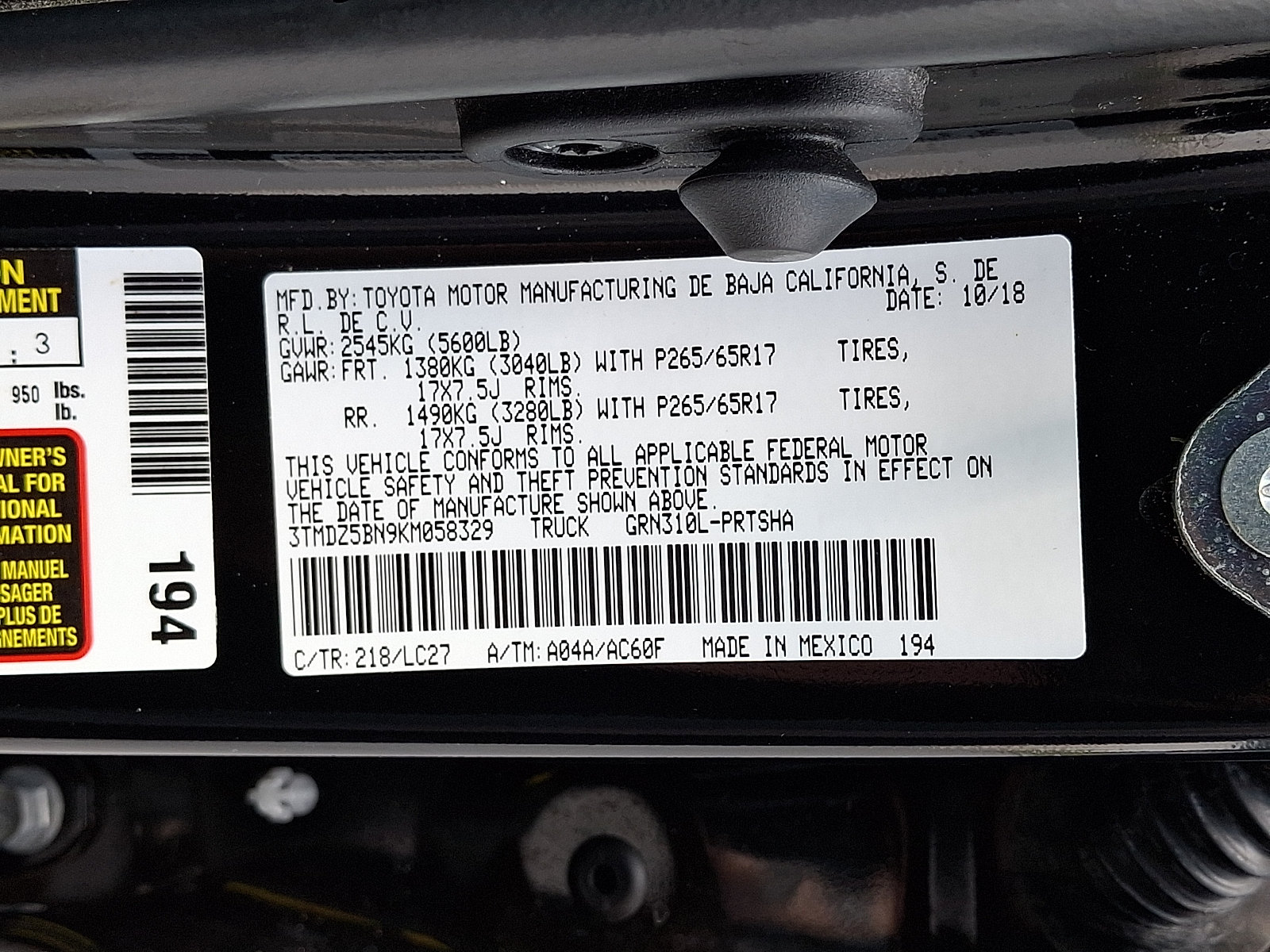 Used 2019 Toyota Tacoma TRD Sport w/ TRD Premium Sport Package AWD/4WD image 27