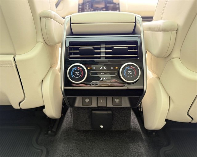 Used 2025 Land Rover Range Rover Long Wheelbase SE image 29