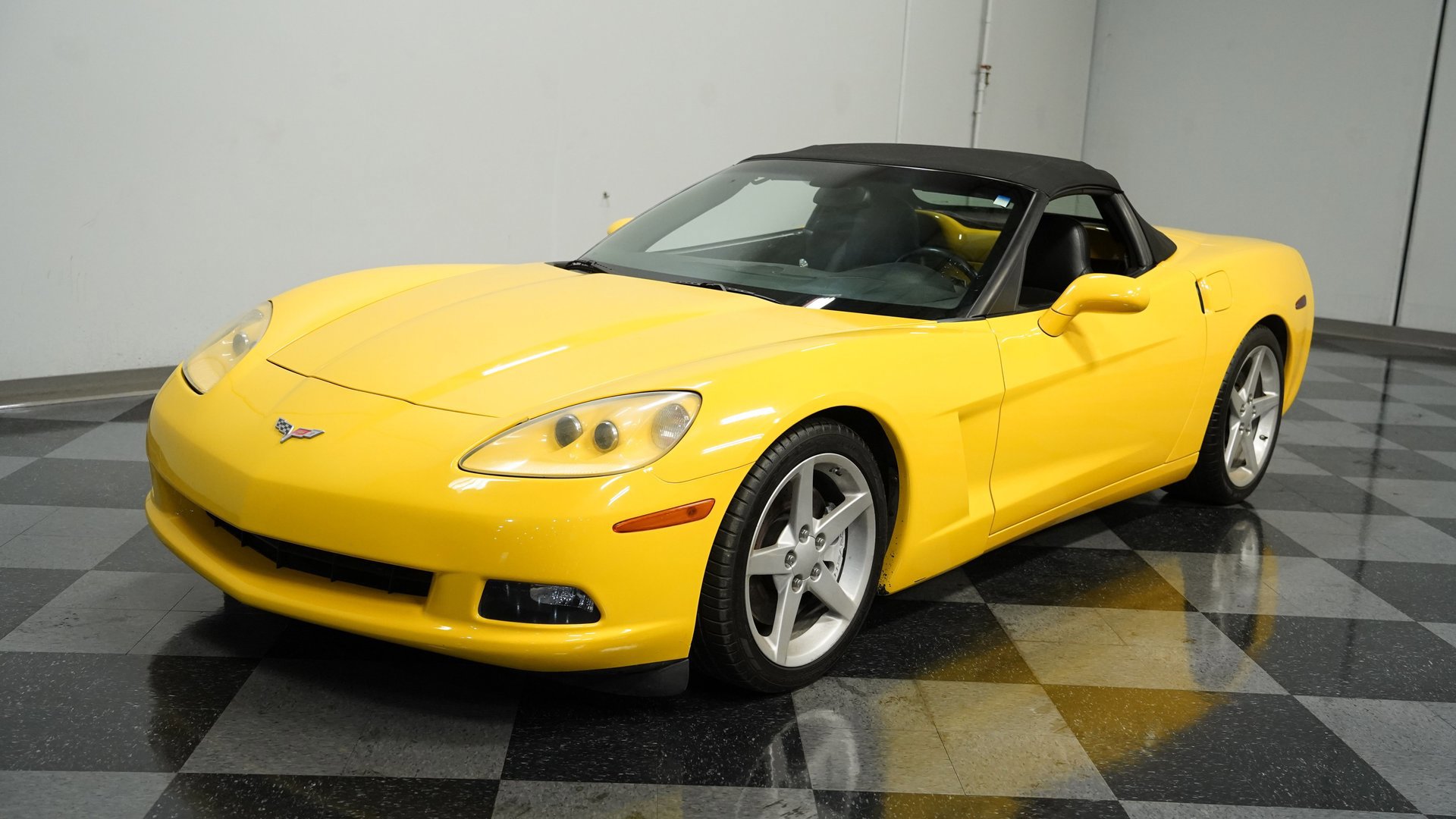 Used 2005 Chevrolet Corvette Convertible w/ Performance Handling Package image 5
