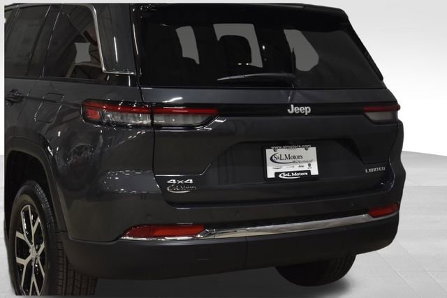 New 2025 Jeep Grand Cherokee Limited w/ Trailer Tow Package image 9