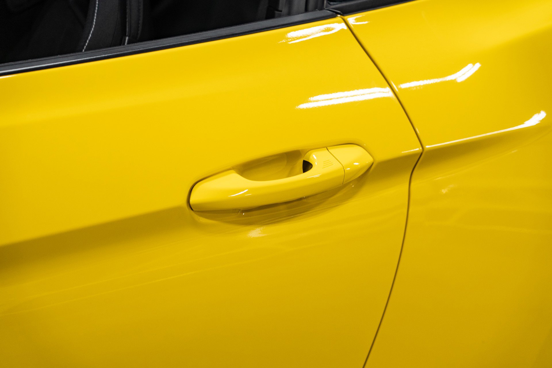 Used 2016 Ford Mustang Shelby GT350 w/ Track Package image 25