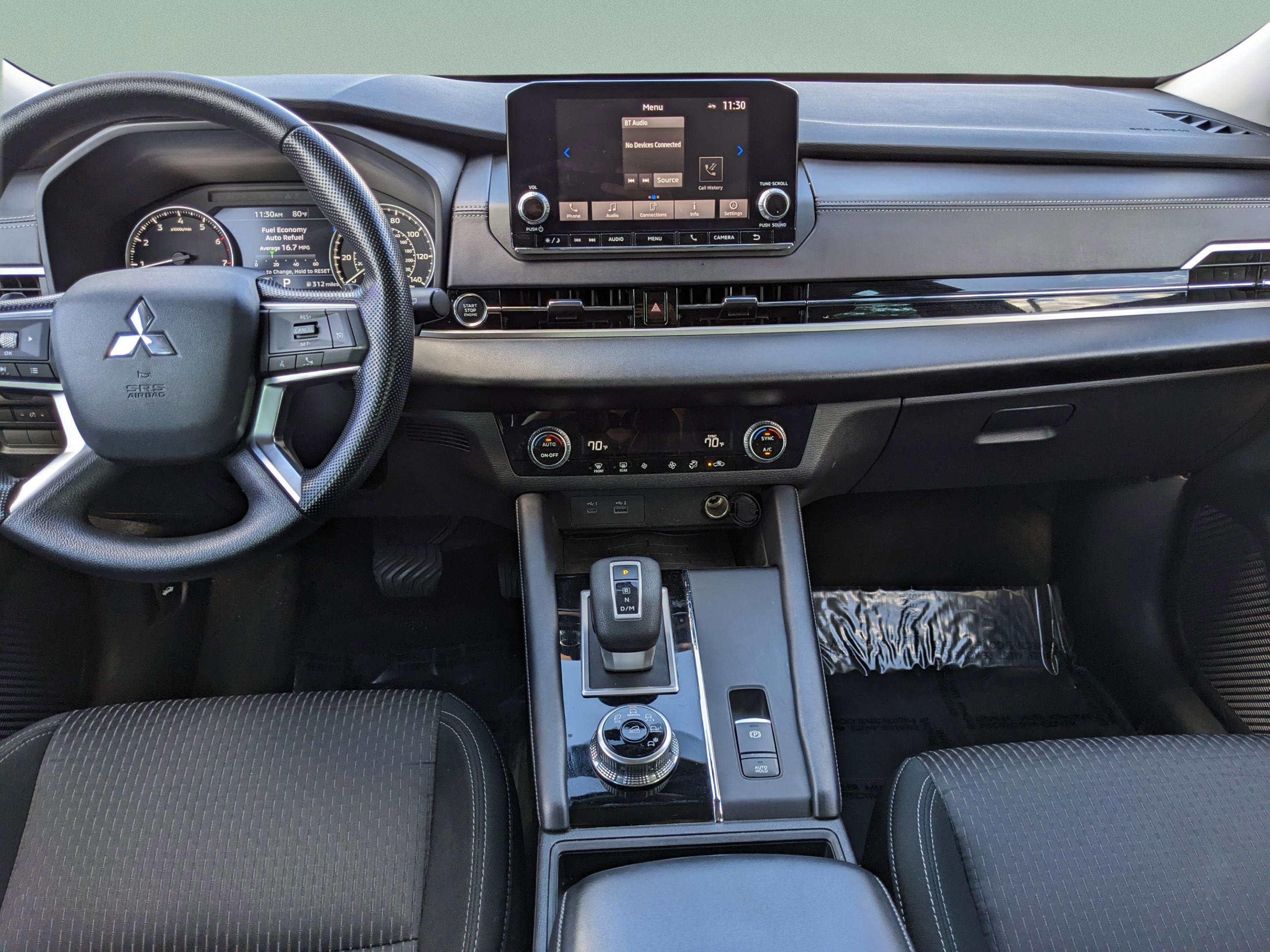 Used 2023 Mitsubishi Outlander ES image 13