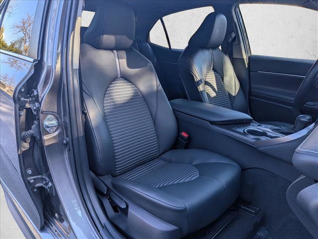 Used 2021 Toyota Camry SE w/ Cold Weather Package image 20