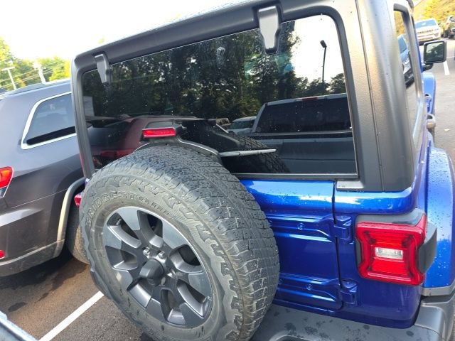 Used 2019 Jeep Wrangler Unlimited Sahara AWD/4WD image 7