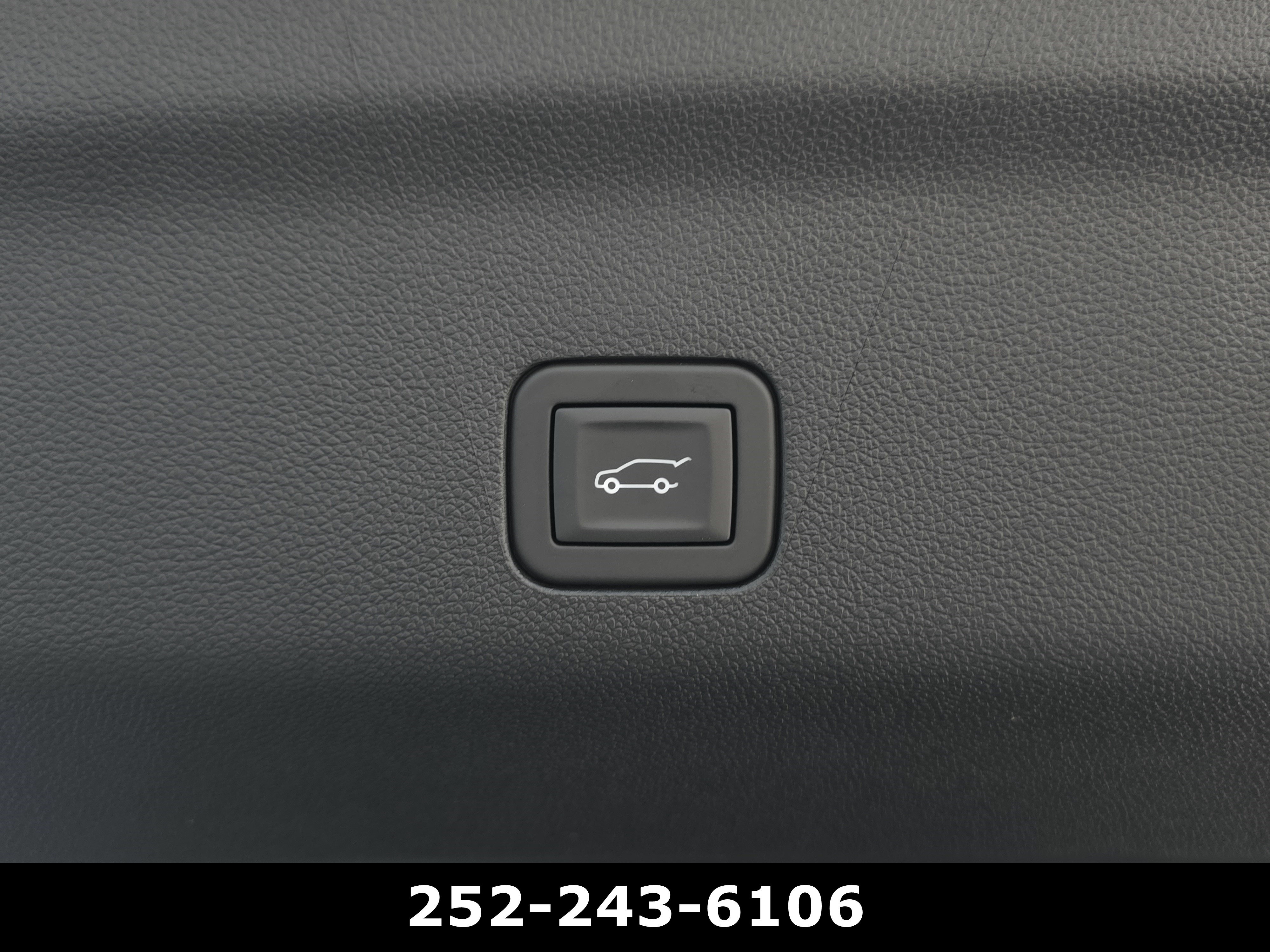Used 2025 Chevrolet Suburban Z71 w/ Z71 Off-Road Package AWD/4WD image 41