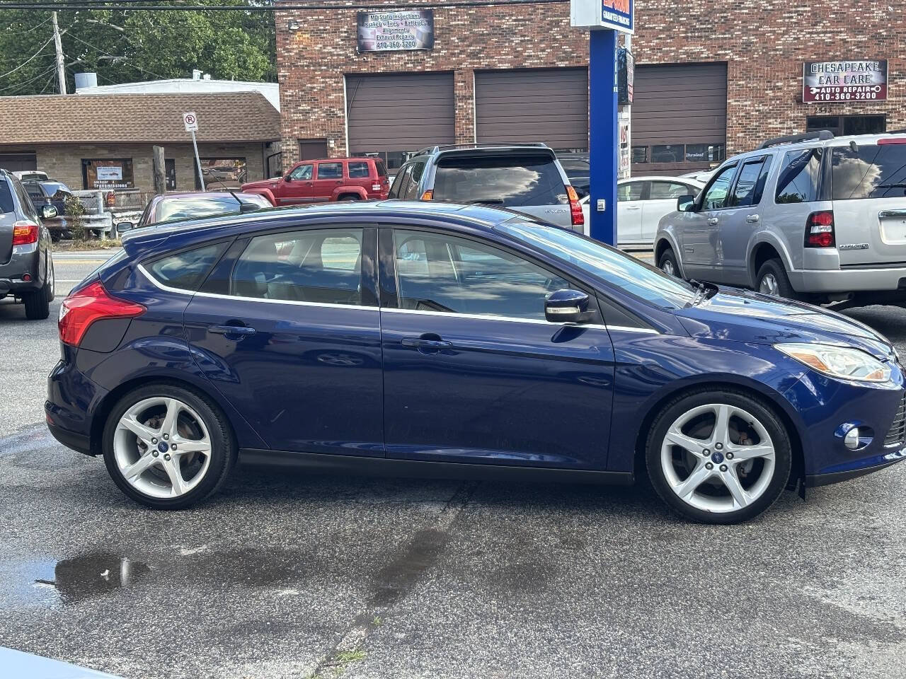 Used 2012 Ford Focus Titanium FWD image 4