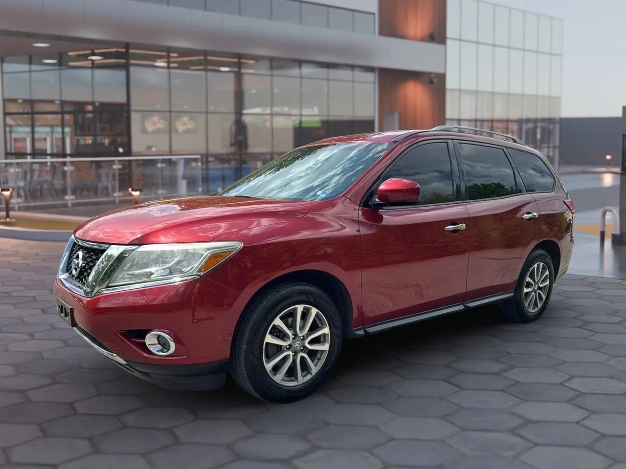 Used 2016 Nissan Pathfinder SV