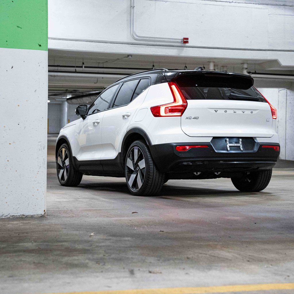 Certified 2023 Volvo XC40 Recharge Ultimate image 5