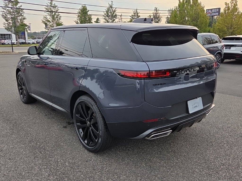 New 2025 Land Rover Range Rover Sport SE image 3