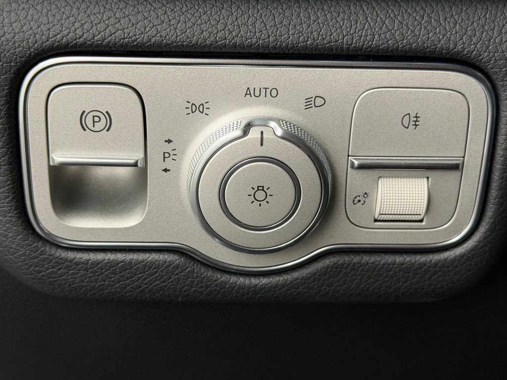 Used 2023 Mercedes-Benz GLS 450 4MATIC image 29