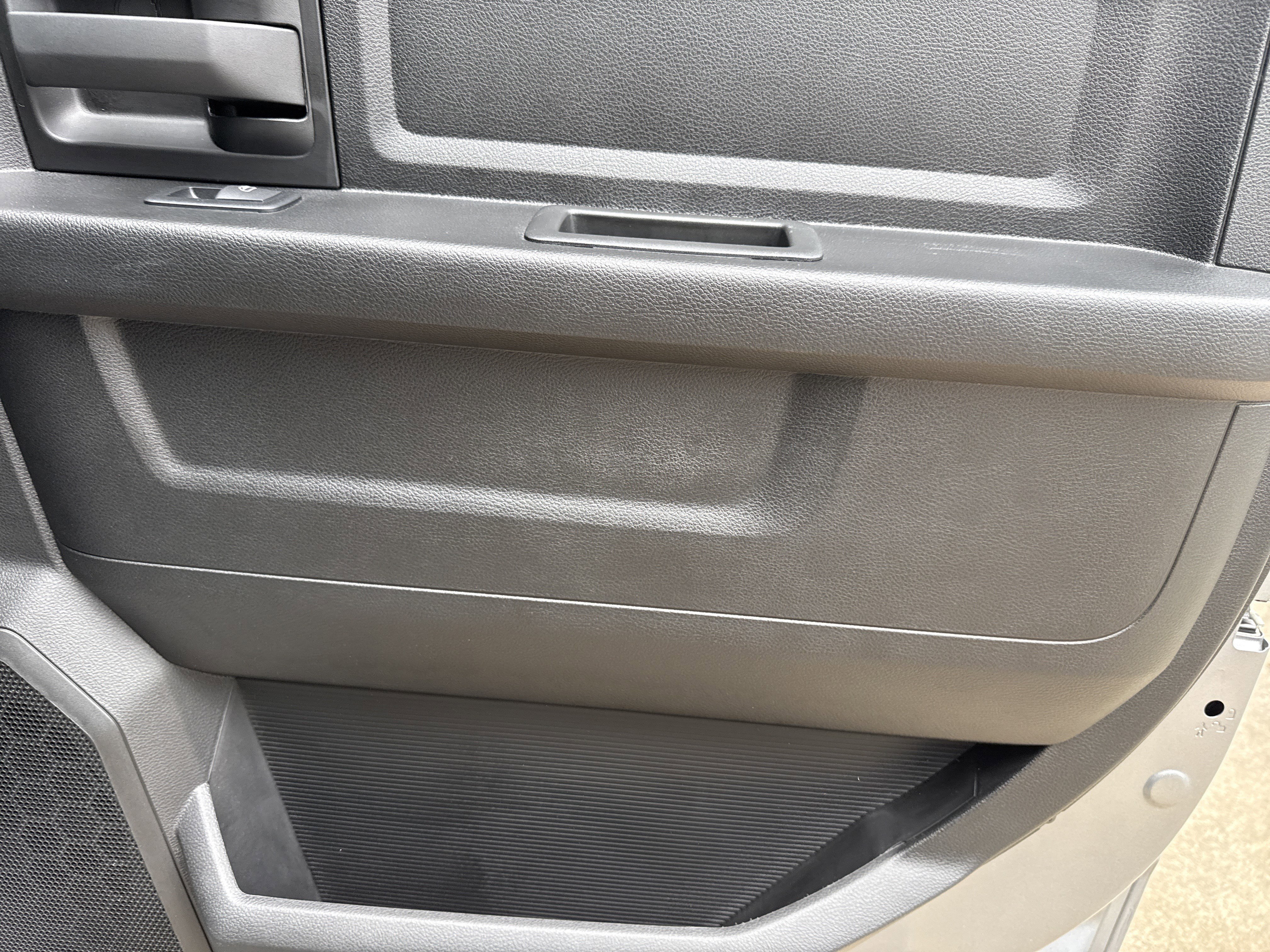 Used 2024 RAM 5500 Tradesman w/ Chrome Appearance Group image 19