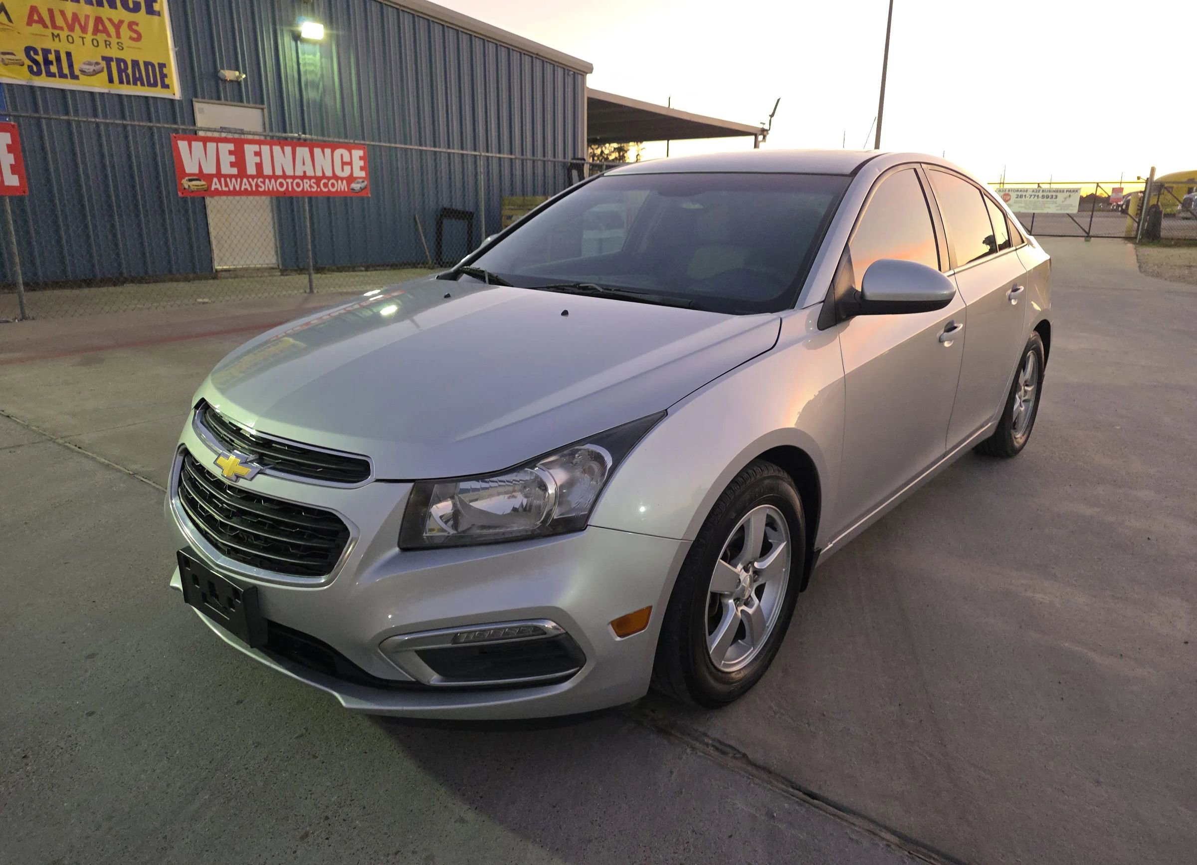 Used 2015 Chevrolet Cruze LT FWD image 3