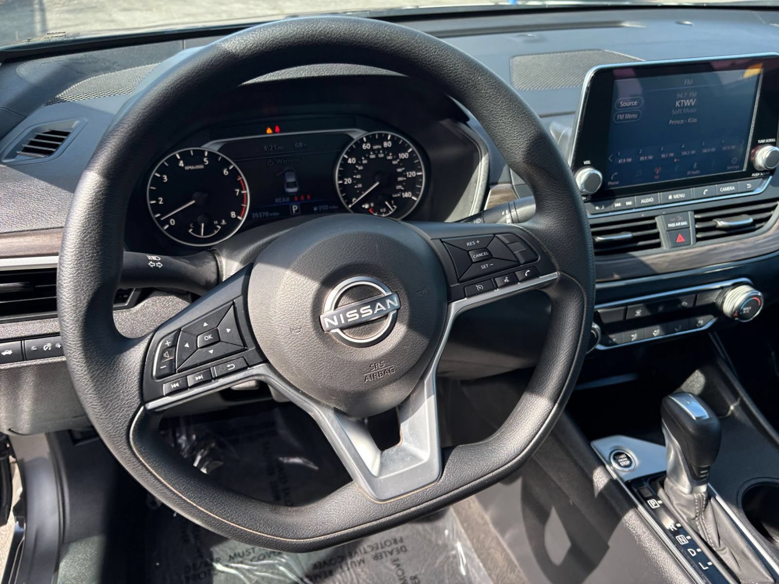 Used 2025 Nissan Altima 2.5 SV FWD image 29