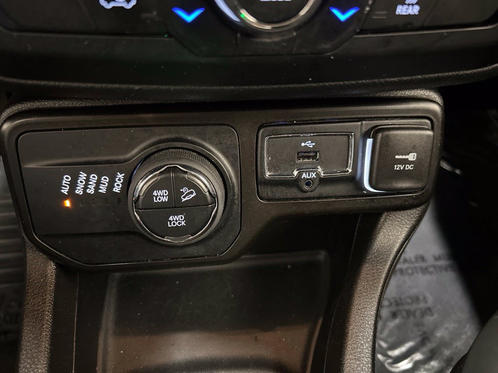 Used 2023 Jeep Renegade Trailhawk AWD/4WD image 24