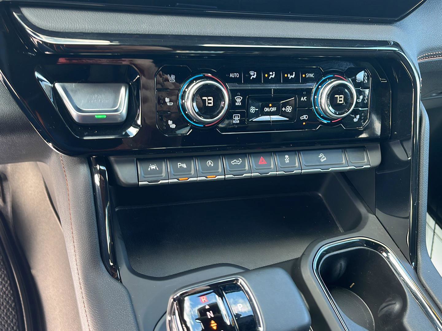 Used 2025 GMC Sierra 1500 AT4 image 15