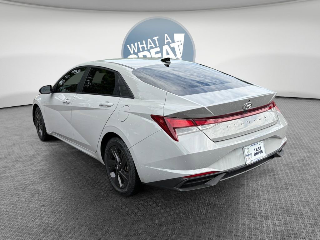 Used 2021 Hyundai Elantra SEL FWD image 6