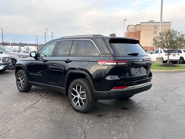 Used 2023 Jeep Grand Cherokee Limited w/ Luxury Tech Group II AWD/4WD image 6