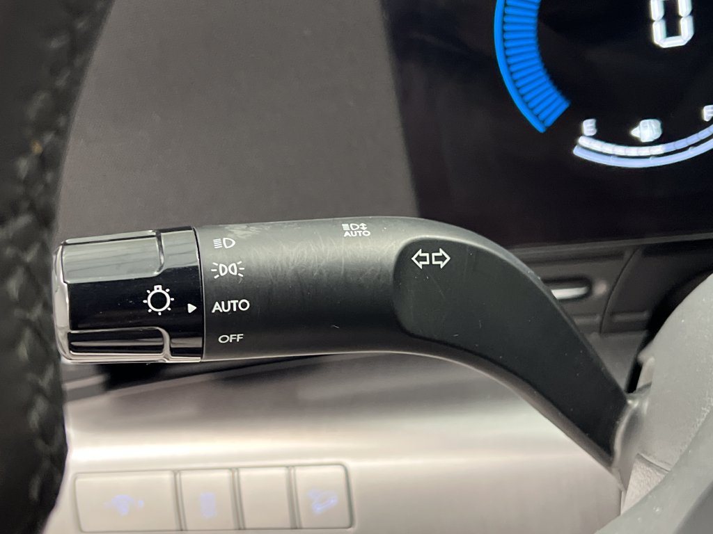 Used 2025 Hyundai Kona SEL FWD image 47