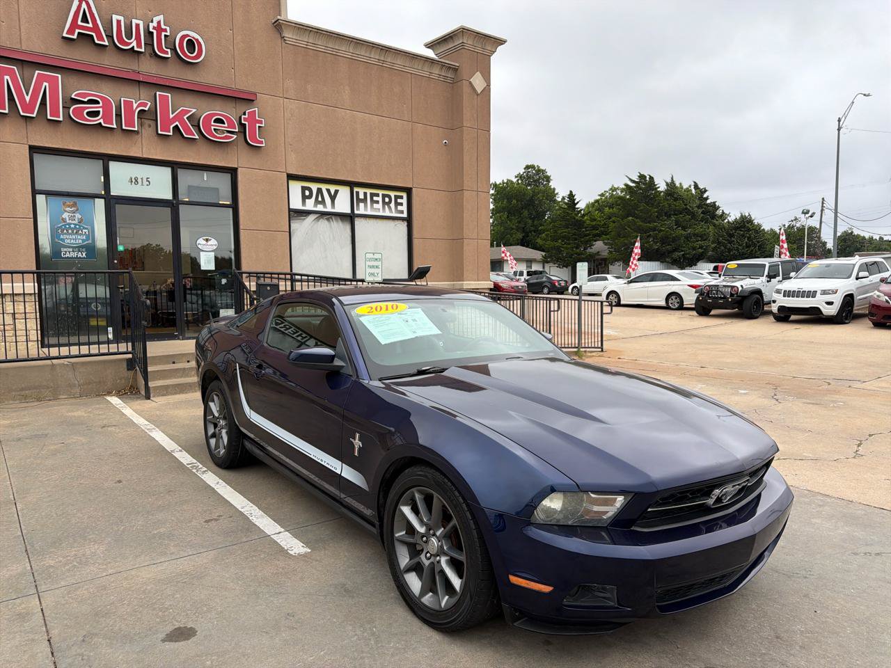 Used 2010 Ford Mustang Coupe RWD image 3