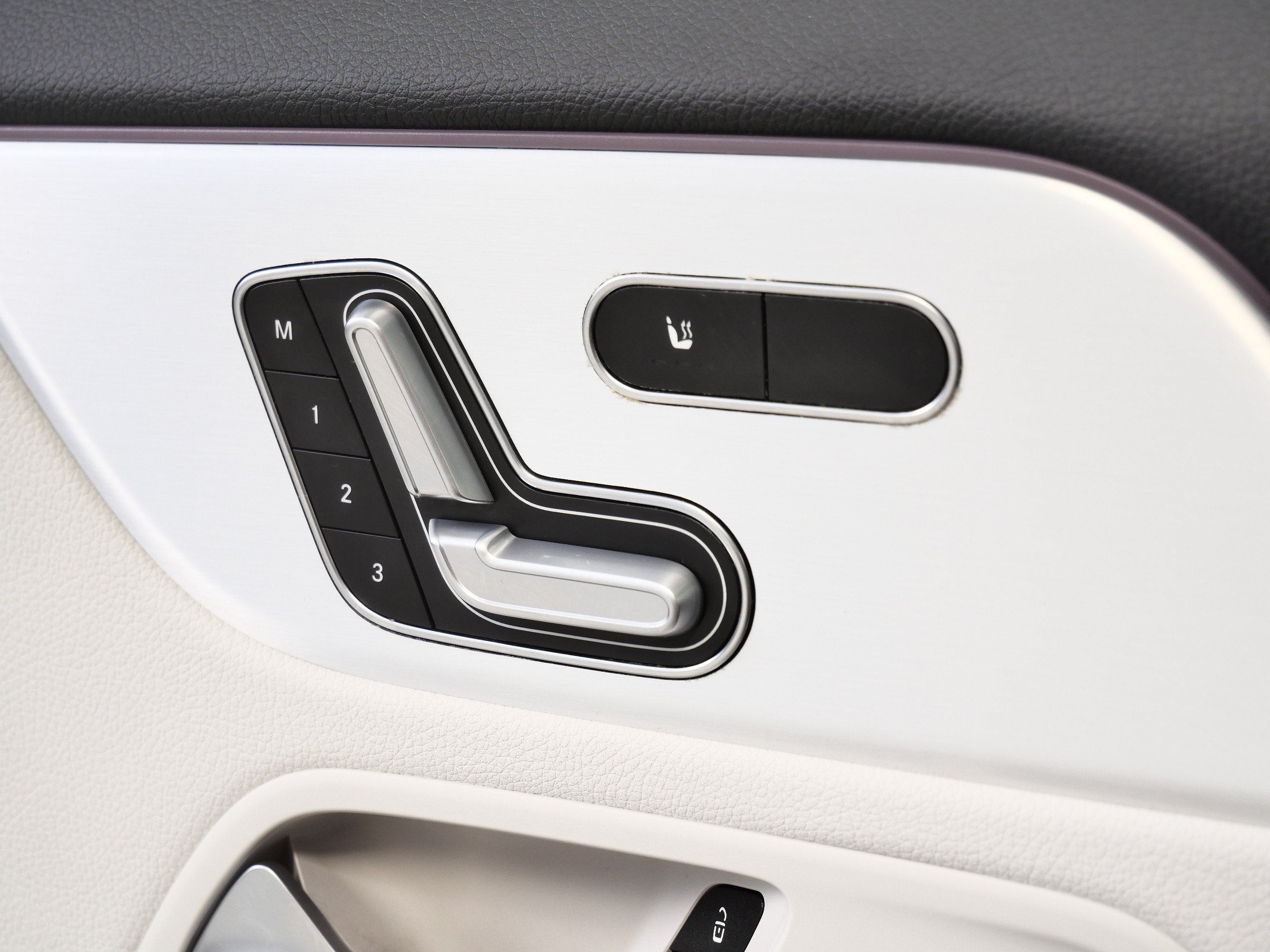 Certified 2023 Mercedes-Benz GLA 35 AMG 4MATIC image 32