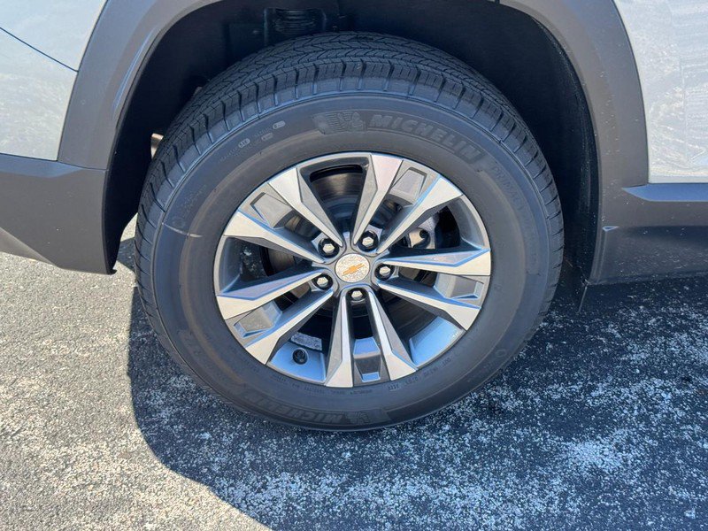 New 2027 Chevrolet Equinox LT w/ Convenience Package II AWD/4WD image 4