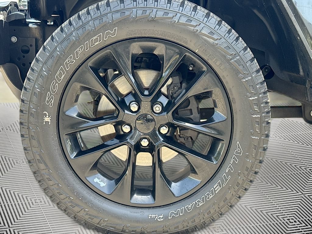 Used 2021 Jeep Wrangler Unlimited Sahara AWD/4WD image 33