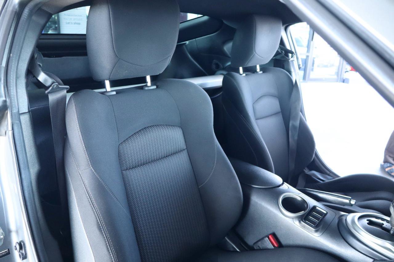 Used 2016 Nissan 370Z Coupe RWD image 38